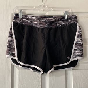 tek gear gray and black printed dry tek athletic shorts